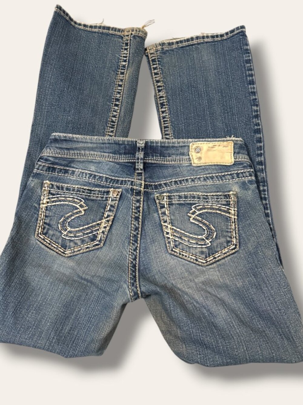 Silver Jeans Co Suki Jeans Womens 26 L32 Bootcut Distressed Frayed Hem Blue